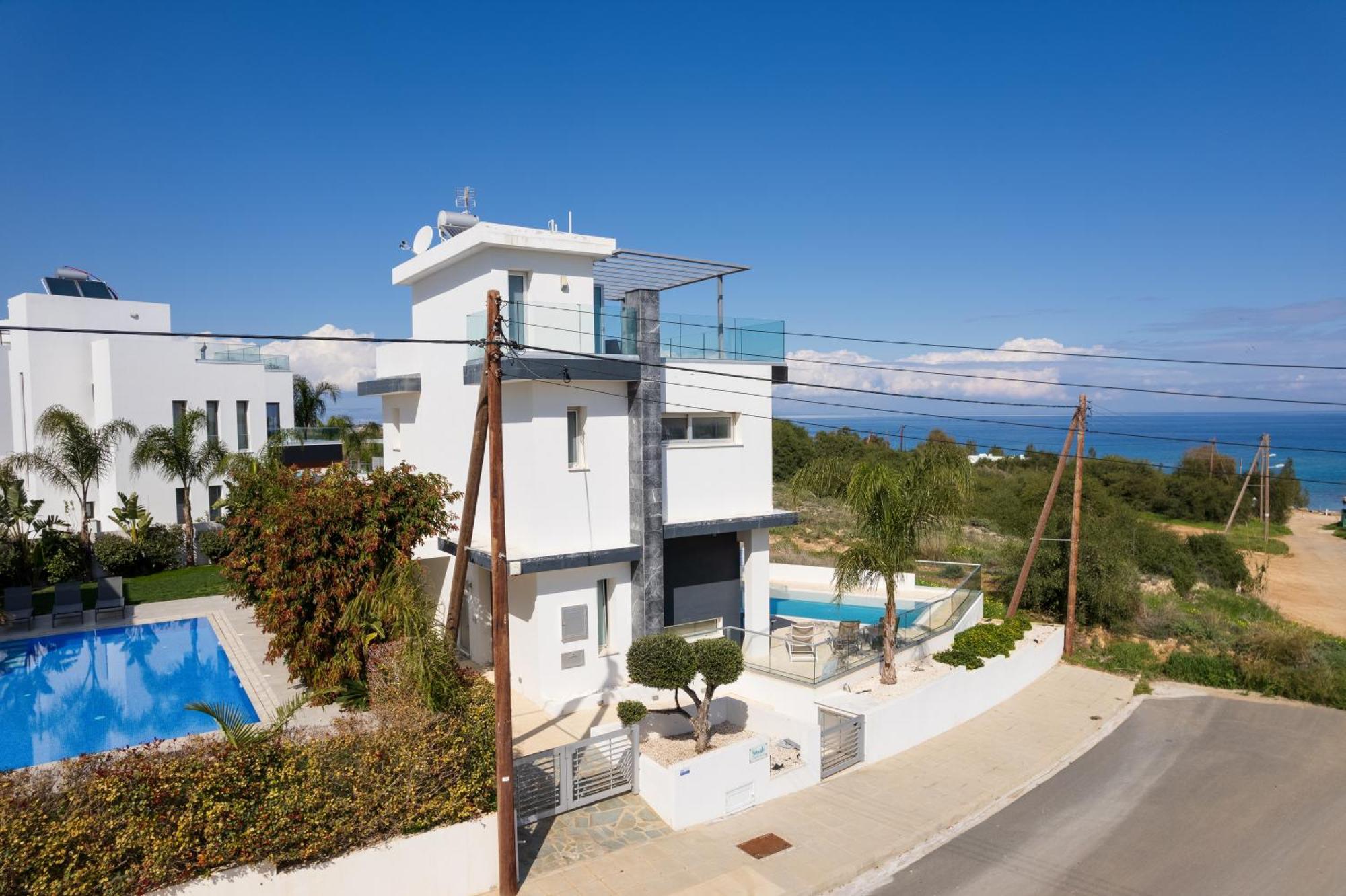 Seaside Luxury Villa Paralimni Exteriör bild
