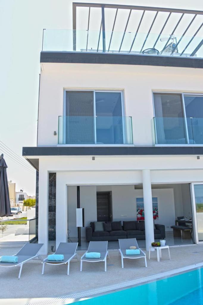 Seaside Luxury Villa Paralimni Exteriör bild